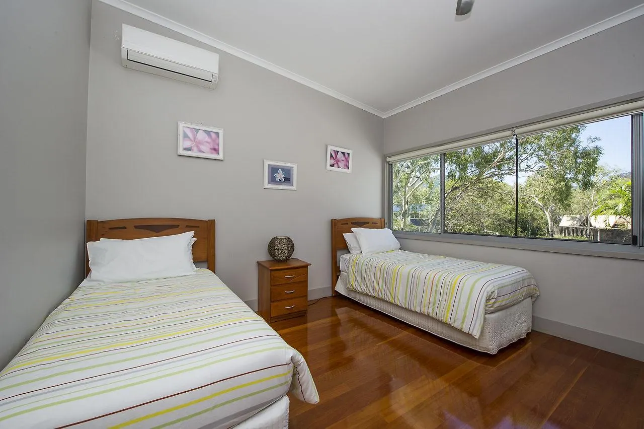 Magnetic Docks Townhouse 9 Villa Nelly Bay